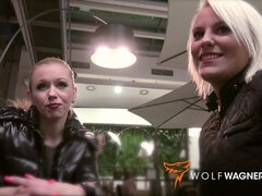 お尻, ブロンド, フェラチオ, バック, 女 人男 人, タトゥー, ティーン, 三人