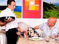 Amatőr, Testes gyönyörű hölgy, Szőke, Szőrös, Nyalás, Érett koros, Nuni, Rövid haj