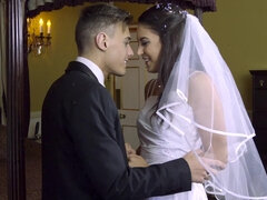 Sposa, Brunetta, Coppia, Enorme, Latina, Terzetto, Tette, Nozze