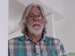 デカチン, 黒人, フェラチオ, 茶髪の, Hd, 異人種間, 小柄, ティーン