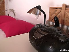 Tromperie, Branlette thaïlandaise, Masturbation, Maman, Rousse roux, Jarretelles, Adolescente, Jouets