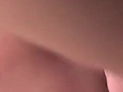 Gros seins, Blonde, Brunette brune, Face assise, Pénétrer avec le poing, Embrassement, Lesbienne, Chatte