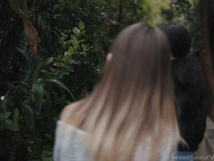 Cul, Gros seins, Brunette brune, Lesbienne, Léchez, Seins naturels, De plein air, Chatte