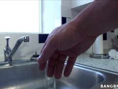 Leie, Grosser arsch, Blondine, Spermaladung, Aufs gesicht abspritzen, Handjob, Hardcore, Titten