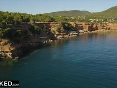 Pauzão, Boquete, Morena, Garganta funda, Facial, Interracial, Lambendo, Tetas