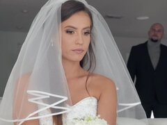 Pompino, Sposa, Brunetta, Imbrogliare, Da dietro, Facciale, Tette naturali, Cavalcando