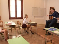 Bionda, Brunetta, Gruppo, Hd, Orgia, Studente, Ragazza