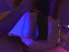 Amateur, Bondage domination sadisme masochisme, Homme nu et filles habillées, Fétiche, Pénétrer avec le poing, Gants, Latex, Esclave