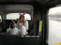 Amateur, Anal, Gros seins, Voiture, En levrette, Européenne, Russe, Jarretelles