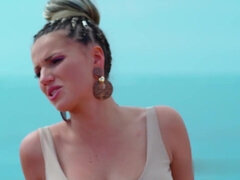 Anális szex, Hatalmas hátsó, Tekintélyes didik, Ondó fröcskölés, Pénisz, Ujjazás, Kőkemény, Durva