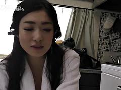 Anal, Bukkaké, Tir de sperme, Branlette thaïlandaise, Japonaise, Léchez, Masturbation, Jouets