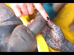 Anális szex, Ujjazás, Német, Hd, Csupasz, Tetkó, Hármas, Begyek