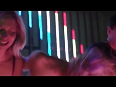 Kont, Blond, Bruinharig, Handbeurt, Hardcore, Moeder die ik wil neuken, Naakt, Tieten likken