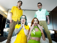 Perfect Nikki Zee and Jessica Aaren at face fucking action