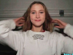 Stor pik, Pik sutte, Hundestilling, Penge, Naturlige bryster, Mager, Teenager, Bryster