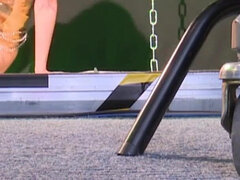 Amerikkalainen, Kulissien takana, Ruskeahiuksinen, Vibraattori, Korkokengät, Itsetyydytys, Soolo, Vibraattori