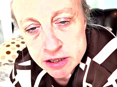 Fetiš, Legrační, Obrovské dildo, Masturbace, Nylonové, Různé pohledy, Realita, Sólo