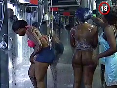 voyuer Shower