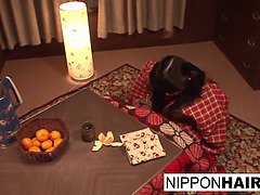 Asiatisch, Fingern, Brille, Japanische massage, Masturbation, Höschen, Zopf, Muschi