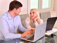 Grote kont, Pijpbeurt, Sperma in mond, Sperma shot, Vingeren, Handbeurt, Ondergoed, Kousen