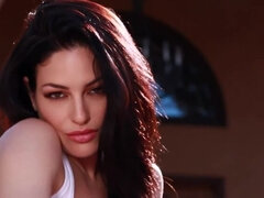 Kissa Sins - Gorgeous Naturally Curvy Spouses