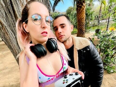 Duży kutas, Blondynka, Obciąganie, Styl na pieska, Naturalne cycki, Pończochy, Nastolatki, Cycki