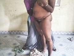 18, Bagved scenerne, Biseksuel, Hjemmelavet, Hushjælper, Brystknepning