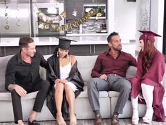 Ασιάτης, Μεγάλος κώλος, Μαύρος, Στο πρόσωπο, Λεφτά, Όργιο, Στενό