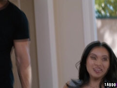 Charlene decides to go tell the couple