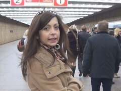 Salle de bains, Sucer une bite, Brunette brune, Compilation, Branlette thaïlandaise, Public, Adolescente, Train