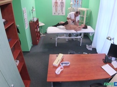 Sædskud, Hundestilling, Komme på ansigtet, Give finger, Slikning, Sygeplejerske, Kontor, Bryster