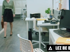 Pawg Secretary Anna Claire Clouds Gets Dominated By Femdom Boss Casey Calvert! Strap-on