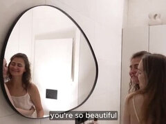 Sød, Kvinde, Give finger, Hjemmelavet, Slikning, Naturlige bryster, Nøgen, Bryster