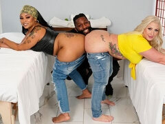 Testes gyönyörű hölgy, Fekete, Kutya póz, Kövér, Fajok közötti, Masszázs, Tetkó, Hármas