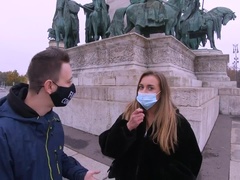 Enthousiasteling, Grote mammen, Hondjeshouding, Sperma in gezicht, Reusachtig, Gezichtspunt, Tieten likken