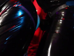 Enthousiasteling, Bondage discipline sadomasochisme, Biseksueel, Dominante vrouw, Latex, Meesteres, Slaaf, Voorbinddildo