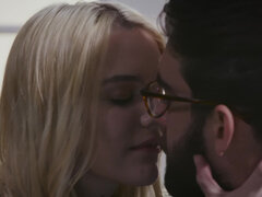 Kenna James puts her mouth and pussy to work