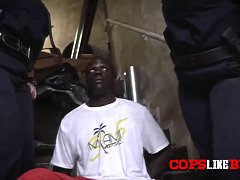 Culo grosso, Grande cazzo, Bionda, Enorme, Interrazziale, Leccata, Mamma che vorrei scoparmi, Polizia