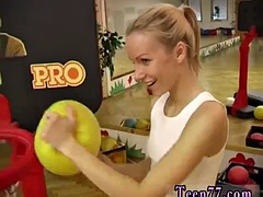 Anaal, Lieveling, Blond, Bruinharig, Likken, Moeder die ik wil neuken, Voorbinddildo, Tiener