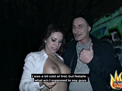 Pijpbeurt, Sperma in gezicht, Fetisj, Likken, Panty, Openbaar, Roodharige vrouw, Tatoeage