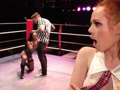 오랄섹스, 도기스타일, 핑거링, 핸드잡, 다른 인종간의, 자연의 가슴, 빨간 머리, 젖가슴