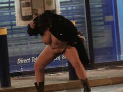 Rondelette, Femelle, Fétiche, Mère que j'aimerais baiser, Pisser, Public, Rasée, Jouets