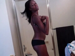 Amatoriale, Culo grosso, Brunetta, Di colore, Magra, Solo, Strippaggio, Ragazza