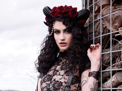 Anal, Brunette, Runke, Hardcore, Orgie, Strømper, Tattovering, Tenåring