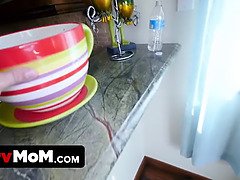 Stor kukk, Store pupper, Kukk suging, Sperm skott, Moden, Milf, Skrikende, Stemor