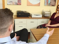 Duży tyłek, Duże cycki, Brunetka, Wytrysk do ust, Głebokie gardło, Twarzowy, Cycki