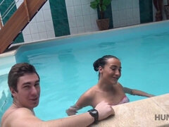 18 años, Amateur, Acercamiento, Cornudo, Europeo, Hd, Piscina, Adolescente