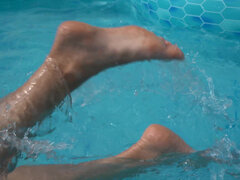 Fetiche de pies, Piscina, Solo