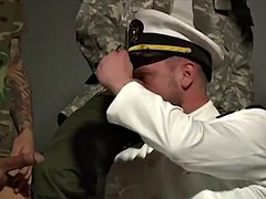 Grosse bite, Sucer une bite, Homosexuelle, Groupe, Hard, Masturbation, Mature, Suçant