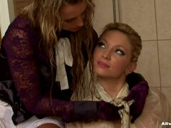 Grosse titten, Stiefel, Fetisch, Nahrung, Satin, Dusche, Titten, Nass